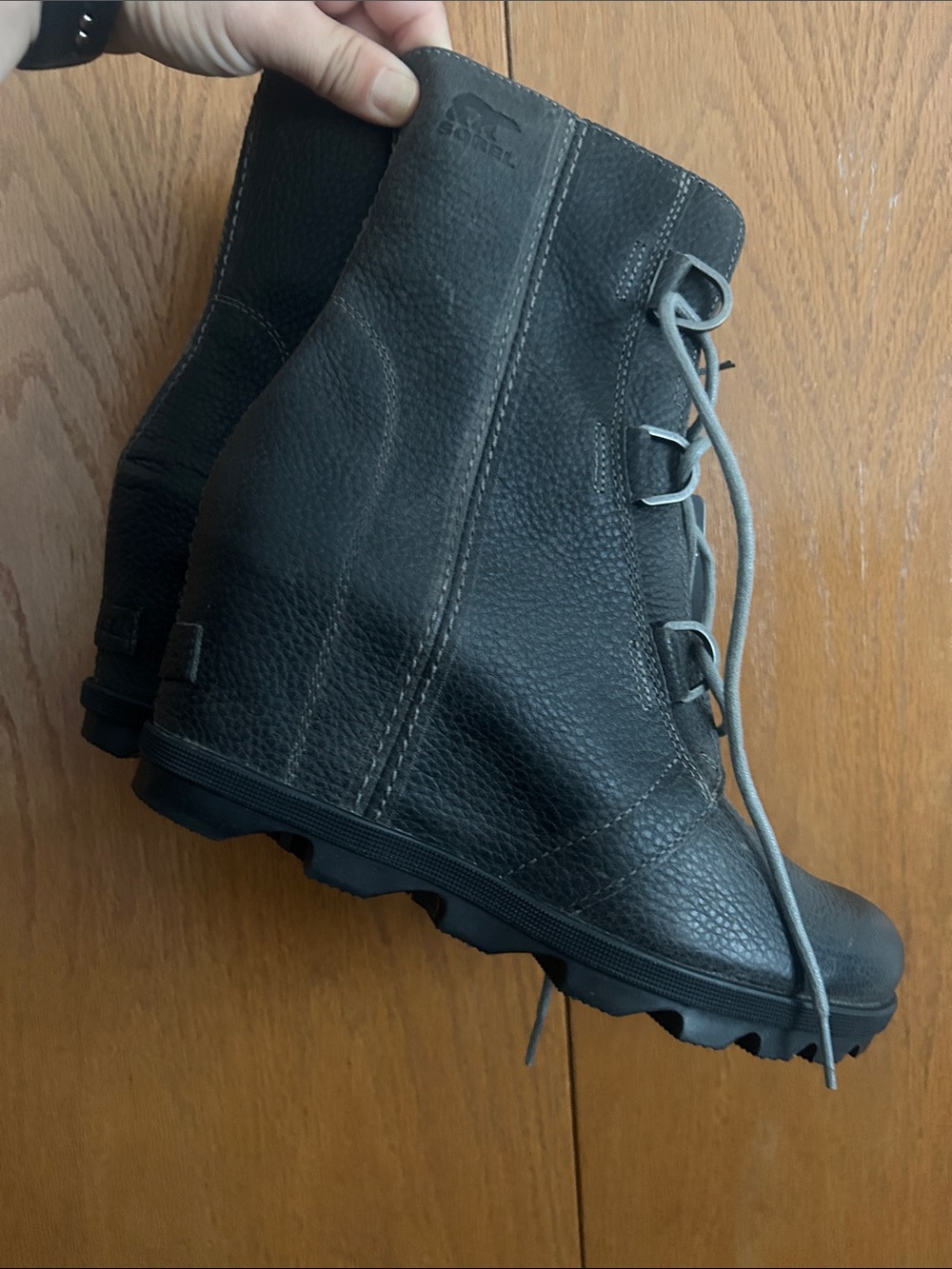 Sorel Women's Black Lace-Up Waterproof Boots